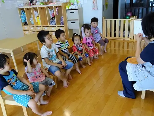 ▲施設内託児所を完備！1歳から6歳まで無料で預けられ、食事代のみ自己負担です。