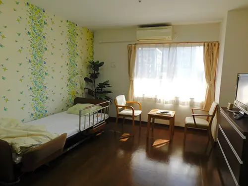 ▲入居者さまお一人おひとりとお話する時間を設けられるようにしています