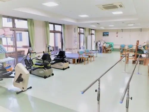 ▲介護職員の平均年齢は40代前半。20代から60代までが活躍中です