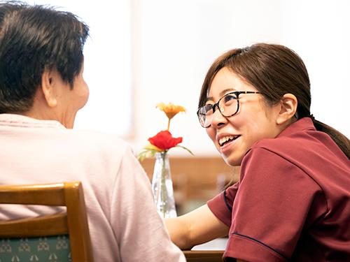 ▲利用者さまとスタッフの笑顔があふれる職場です