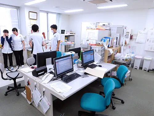 ▲院内のコミュニケーションが盛んで、和やかな雰囲気に包まれています
