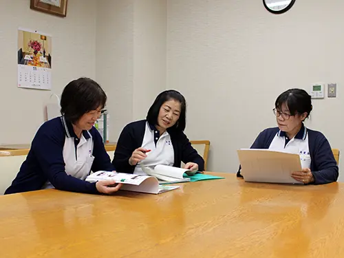 ▲少数精鋭で業務を行っているため､スタッフ同士のコミュニケーションも多いです！