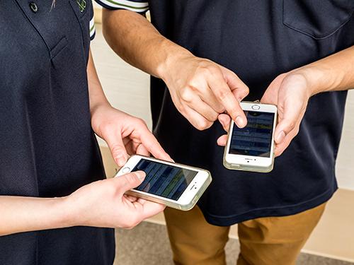 ▲ご入居者の健康状態に関するデータを全スタッフがスマートフォンで確認することができます