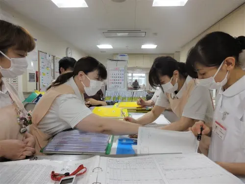 子育て中の職員多数。育児の悩みを相談しやすいことも働きやすい理由の1つです