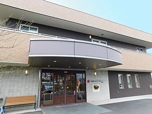 ▲笑顔と接遇を大切に、入居者さまを明るい雰囲気でお迎えします