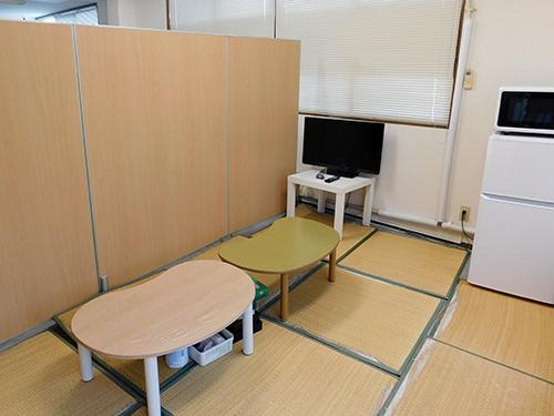 ▲畳の休憩スペースがあり、休憩時間はしっかりリフレッシュできます