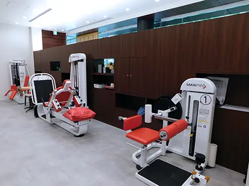 ▲入居者さま一人ひとりに合わせたプログラムでパワーリハビリも行っています