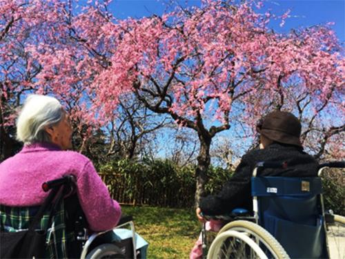 ▲入居者さまのご家族と交流を深めており、サービスへのご要望を伺うこともあります