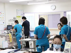 ▲忙しさはありますが残業は月平均4~5時間。メリハリつけて働くことができます。