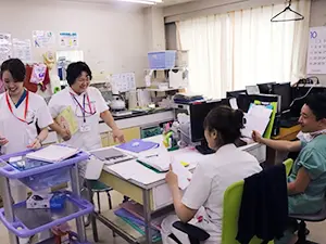 ▲職種に関係なく、皆が協力しながら働ける風通しの良さが特徴です。