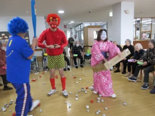 ▲集団活動や個別活動、催し物を数多く実施。運動会や敬老会、食事会などを行っています