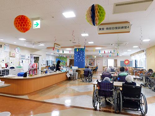 ▲施設内は広々として明るく、仕事がしやすい環境です