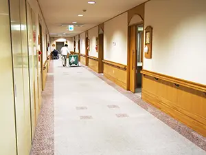 ▲はじめて老健で働く方も安心できるよう、個々の能力に合わせて指導しています