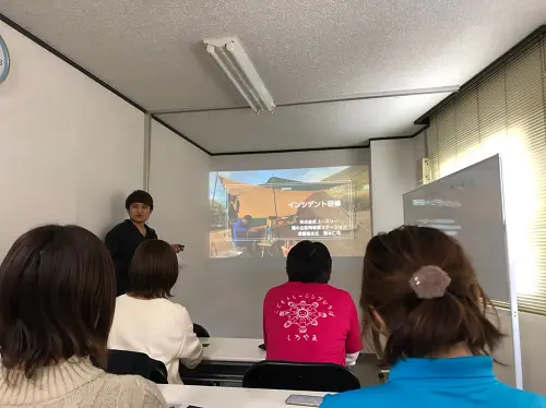 ▲内部・外部研修あり。研修補助費の支給制度も用意されておりスキルアップを図れます
