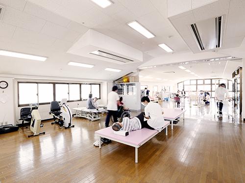 ▲基本的な医療処置はもちろん、造影検査の技術や胃ろう手術後の対応なども学べます