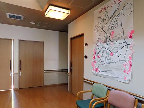 ▲利用者様の便宜を図り、時には夜間にご家庭を訪問するケースも