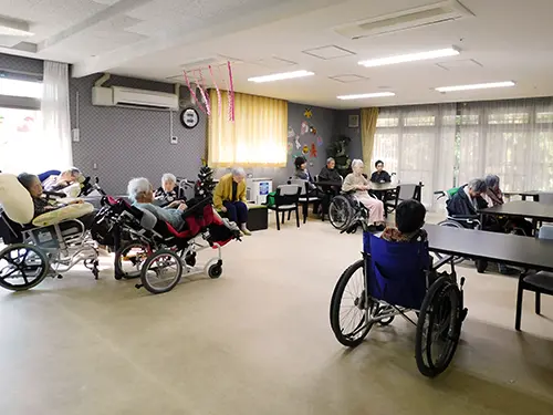 ▲入居者さまお一人おひとりに合わせたケアを実践しています