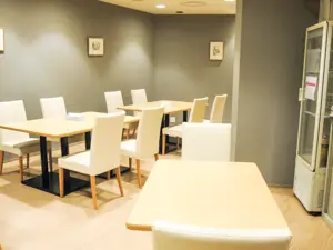 ▲職員用の食堂。お昼休みになると、とてもにぎやかです
