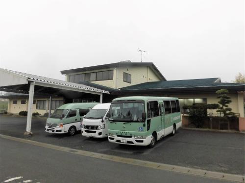 ▲重度障害をお持ちの方の通所施設。一人ひとりに寄り添いながらケアに当たれる職場です