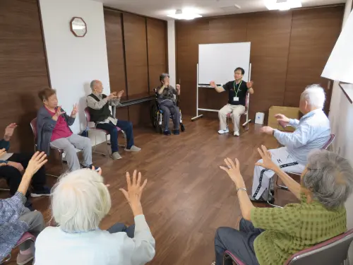 「今日体操行く？」と利用者さま同士で声をかけあっている、和やかな雰囲気の職場です