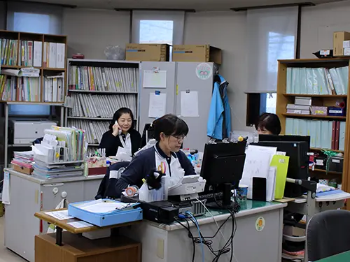 ▲仕事の悩みや不安を気軽に相談できる環境！　安心感を持って働けます
