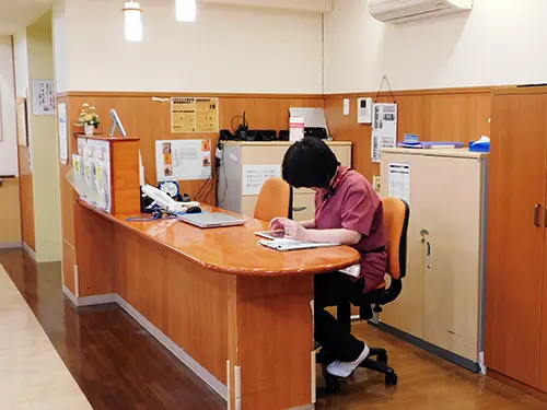 ▲1日の業務スケジュール表に則って業務をするため、緊急時以外の残業はほぼありません