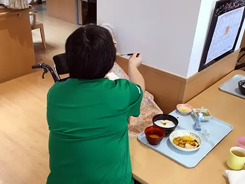 ▲一人ひとりの入居者さまに合わせたケアを提供しています
