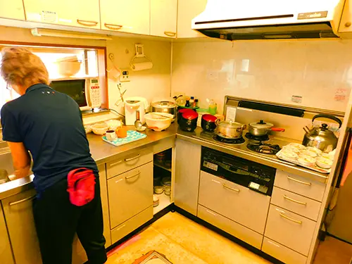 ▲昼食はスタッフの手づくり。腕によりをかけて手料理を振る舞っています