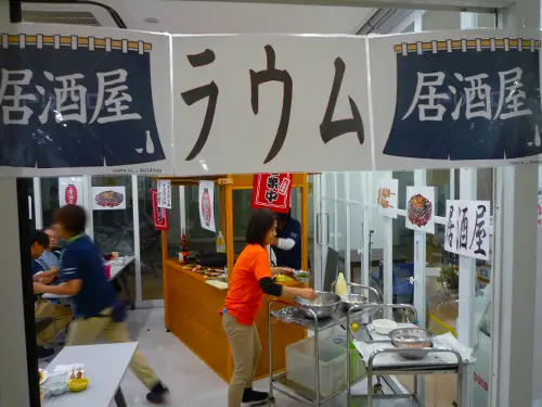 ▲「居酒屋・レーベンズラウム」は入居者さまに大好評のイベントです