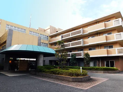 ▲多様な人生経験を持つご入居者さまから、学ぶこともたくさんあります