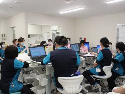 職場内でできるだけ頻繁にコミュニケーションが取れるよう配慮しています