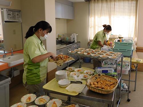 ▲施設の職員はご入居者さまと同じメニューを格安で食べられます