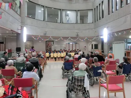 ▲地域の保育園との交流会を開催。地域の福祉を支える存在です