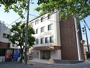 ▲豊田市の住宅街にある静かで落ち着いた環境の病院です