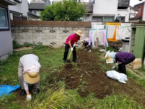 ▲「やりすぎない介助・共に行う」をテーマに利用者さまをサポートしています