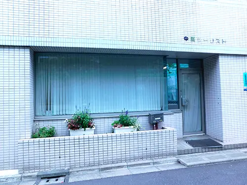 ▲東京メトロ日比谷線「茅場町」駅から徒歩で約3分の好アクセスです