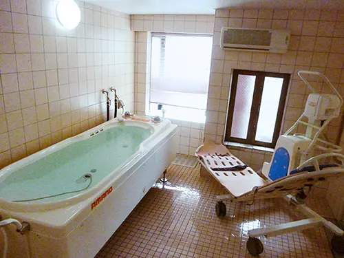 ▲機械浴槽も完備。さまざまな介護度の入居者さまに対応できます